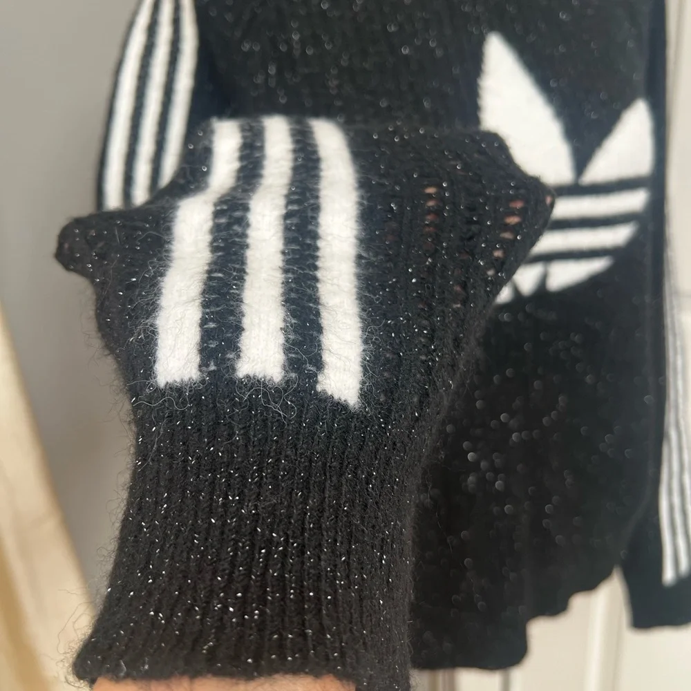 Adidas Originals Lurex Sparkle knit Sweater Sweatshirt with Logo NWT Size L - Picture 2 of 9